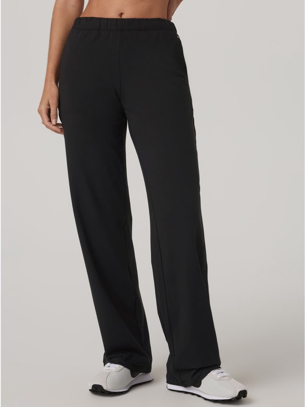 New NWT Vuori modern straight leg solid black pants XS $118